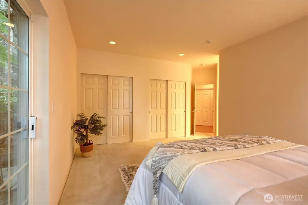 18654 NE 56th Court Redmond WA 98052