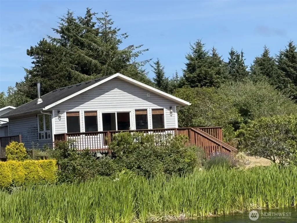 725 Wawona Avenue SW Ocean Shores WA 98569