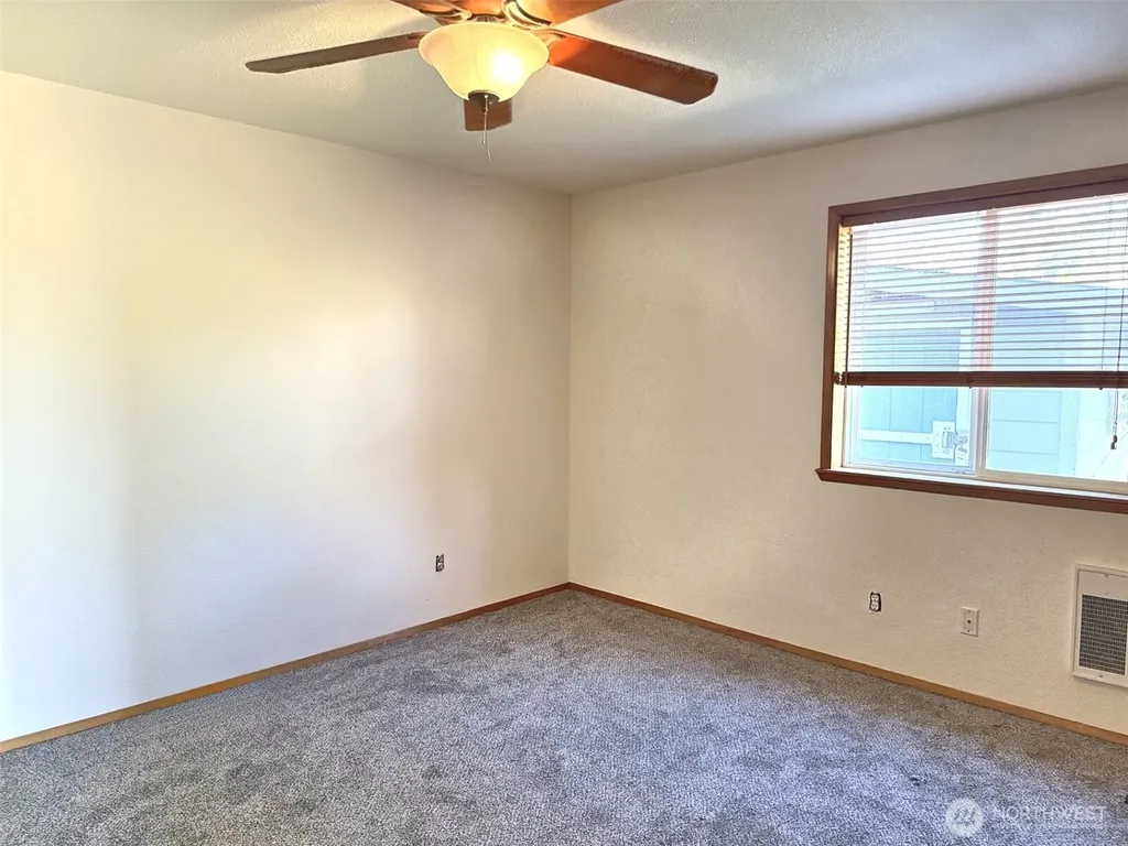 725 Wawona Avenue SW Ocean Shores WA 98569