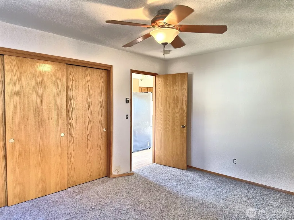 725 Wawona Avenue SW Ocean Shores WA 98569
