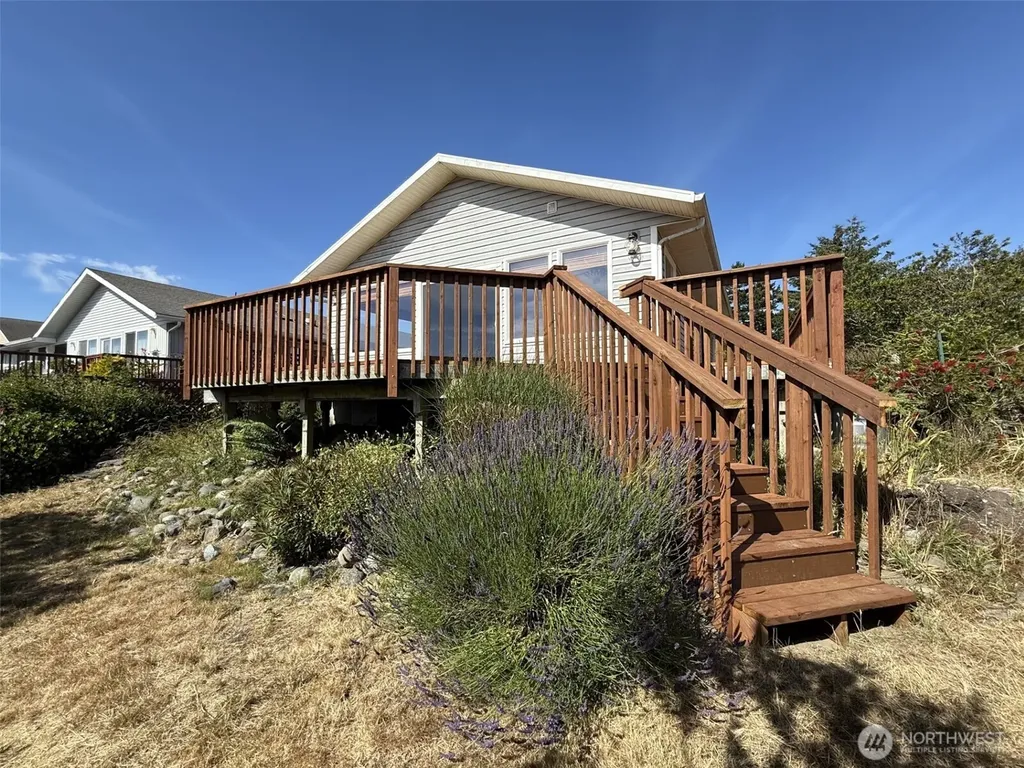 725 Wawona Avenue SW Ocean Shores WA 98569