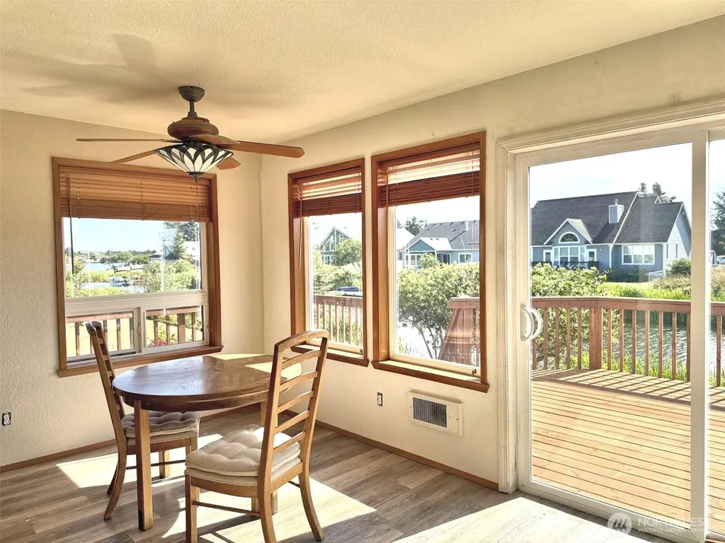 725 Wawona Avenue SW Ocean Shores WA 98569