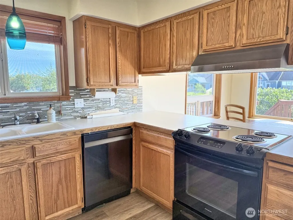 725 Wawona Avenue SW Ocean Shores WA 98569