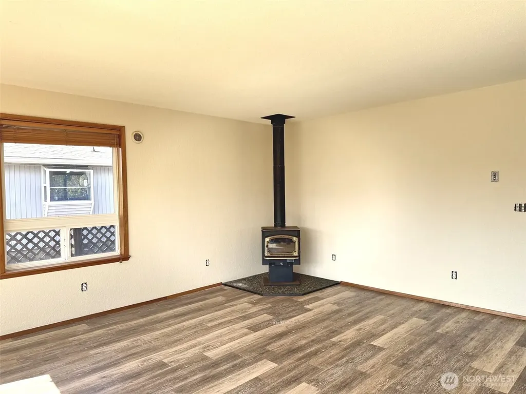 725 Wawona Avenue SW Ocean Shores WA 98569