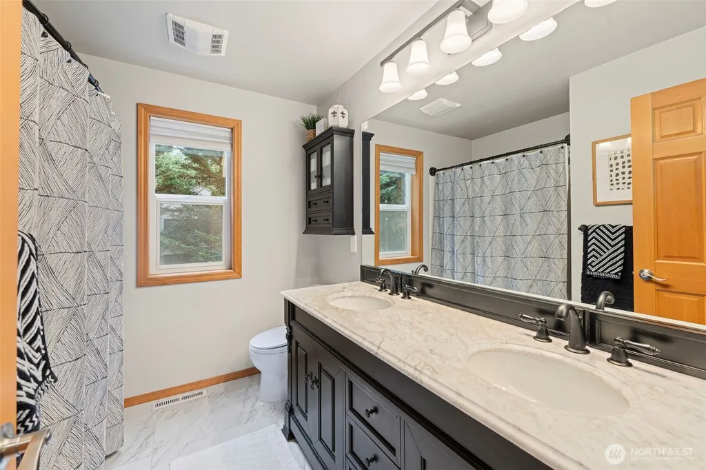 29315 204th Place SE Kent WA 98042