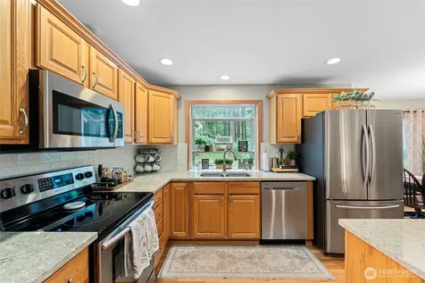 29315 204th Place SE Kent WA 98042