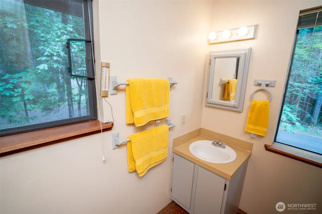 321 N Wynoochee Drive Hoodsport WA 98548