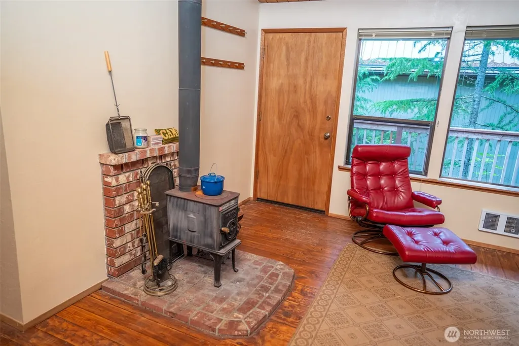 321 N Wynoochee Drive Hoodsport WA 98548