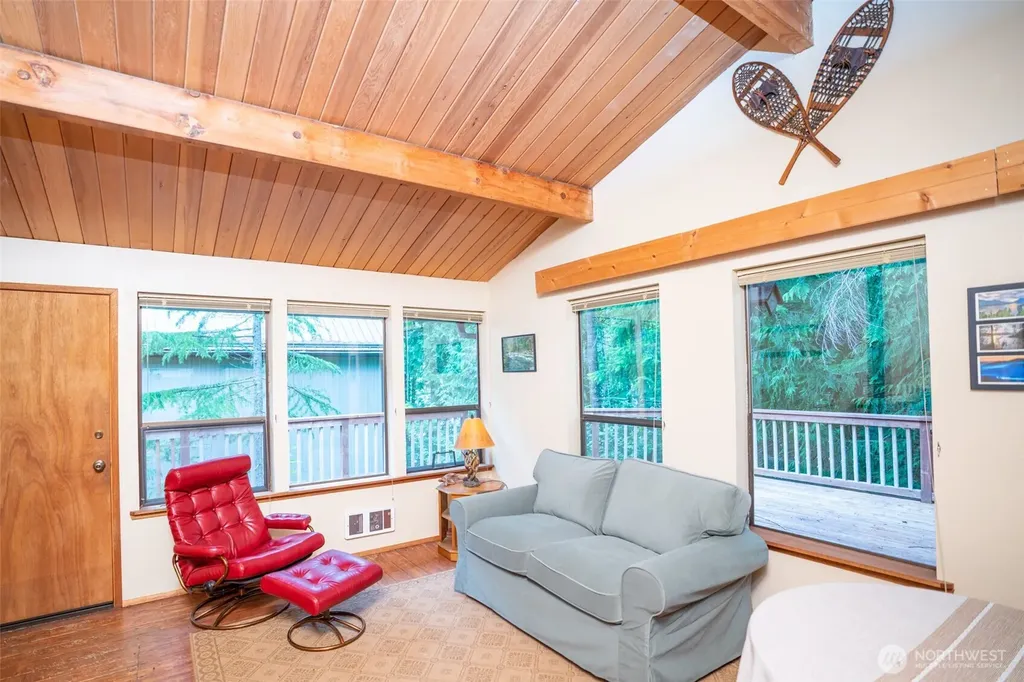 321 N Wynoochee Drive Hoodsport WA 98548