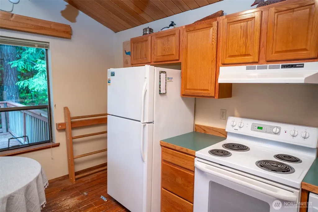 321 N Wynoochee Drive Hoodsport WA 98548
