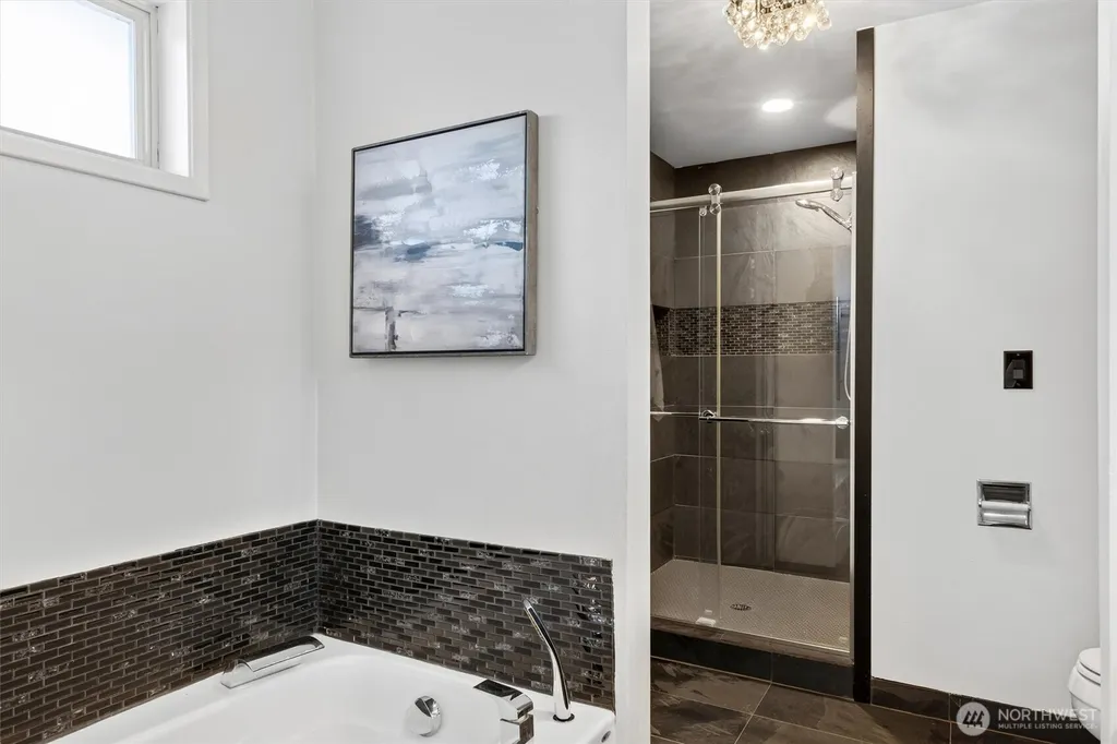 4353 Gooding Avenue Bellingham WA 98226
