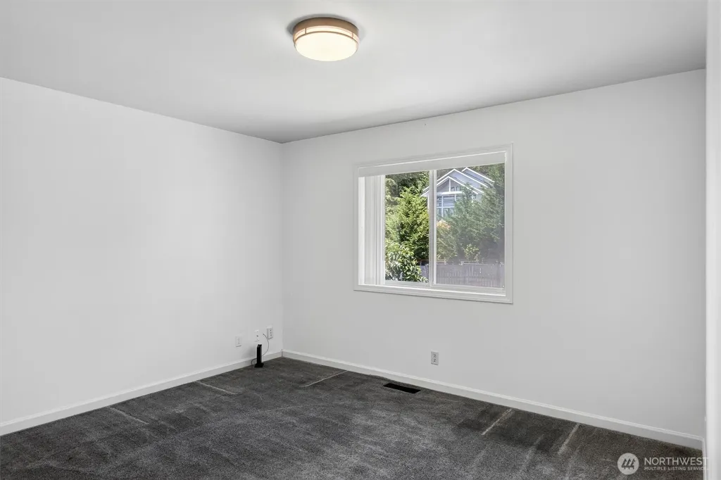 4353 Gooding Avenue Bellingham WA 98226