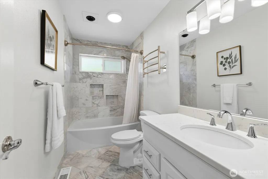 4353 Gooding Avenue Bellingham WA 98226