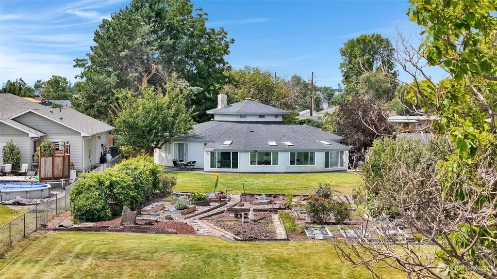 813 S Sycamore Moses Lake WA 98837