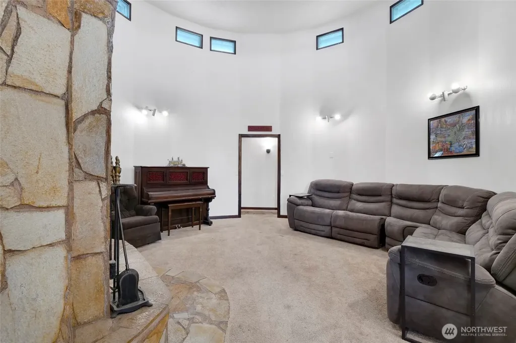 813 S Sycamore Moses Lake WA 98837