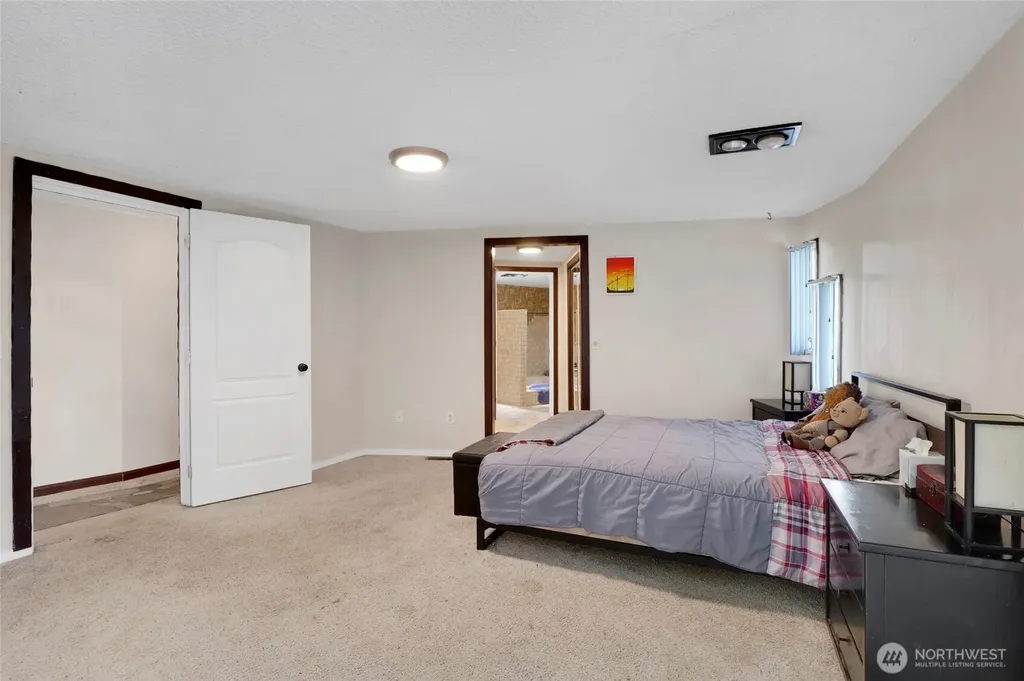 813 S Sycamore Moses Lake WA 98837