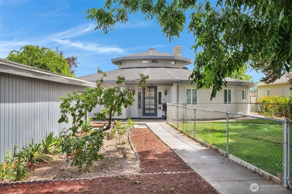 813 S Sycamore Moses Lake WA 98837