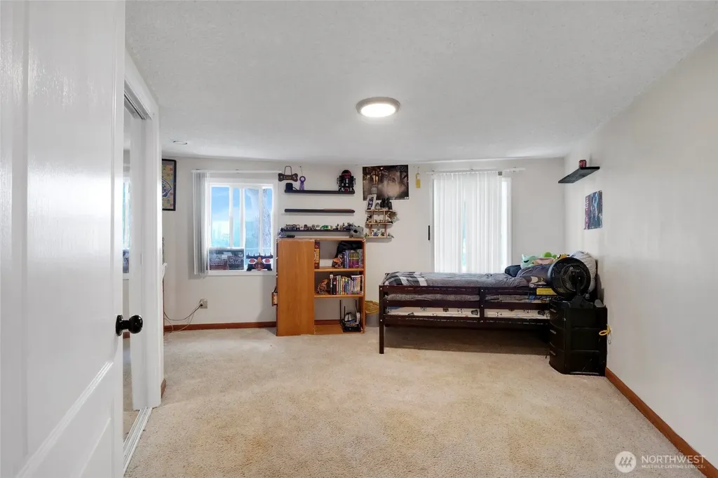 813 S Sycamore Moses Lake WA 98837