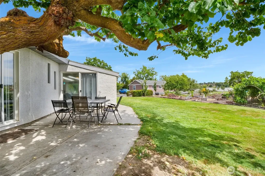 813 S Sycamore Moses Lake WA 98837