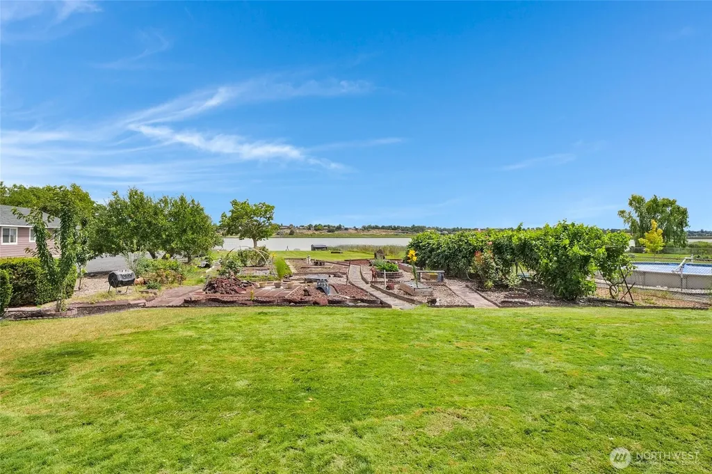 813 S Sycamore Moses Lake WA 98837