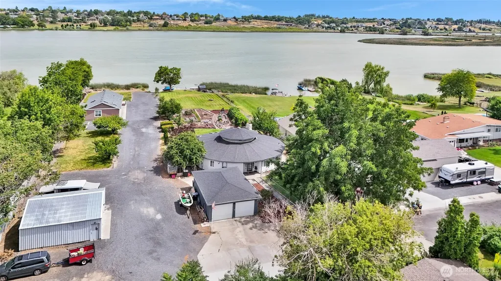 813 S Sycamore Moses Lake WA 98837