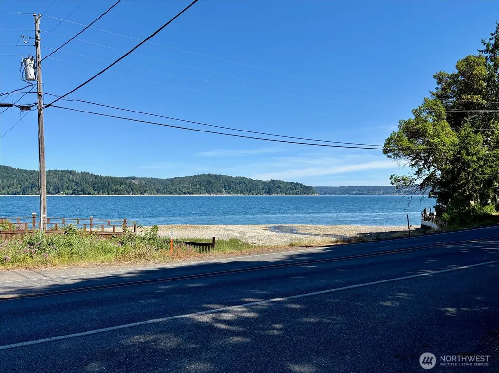 23501 Us Highway 101 Hoodsport WA 98548