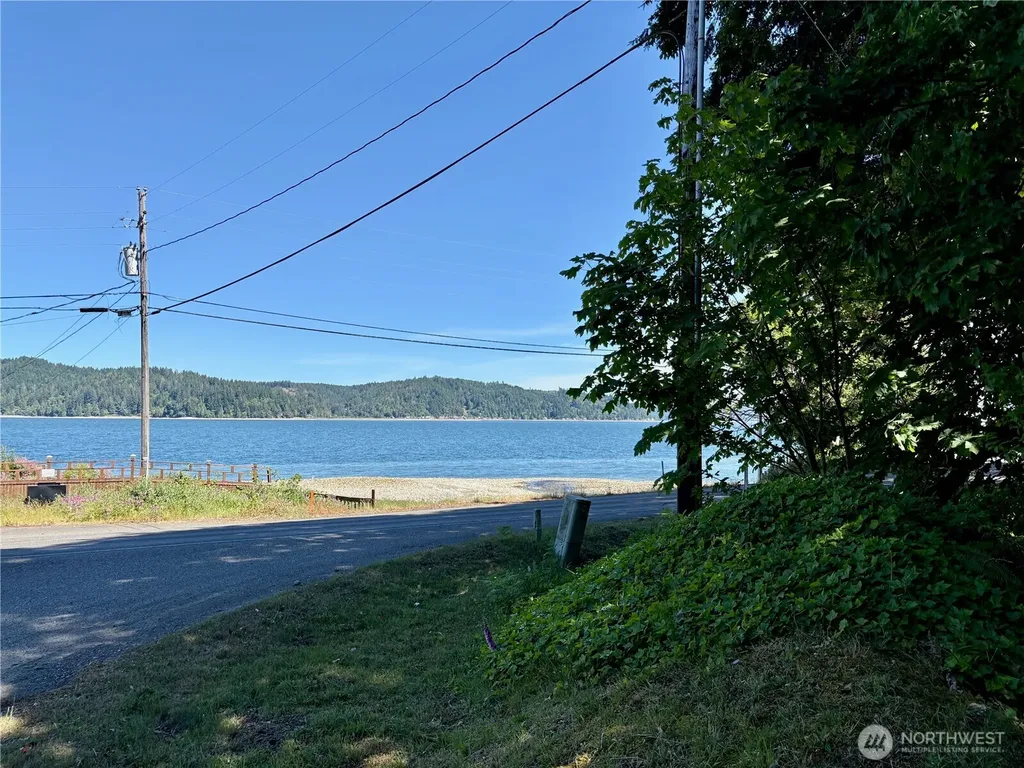23501 Us Highway 101 Hoodsport WA 98548