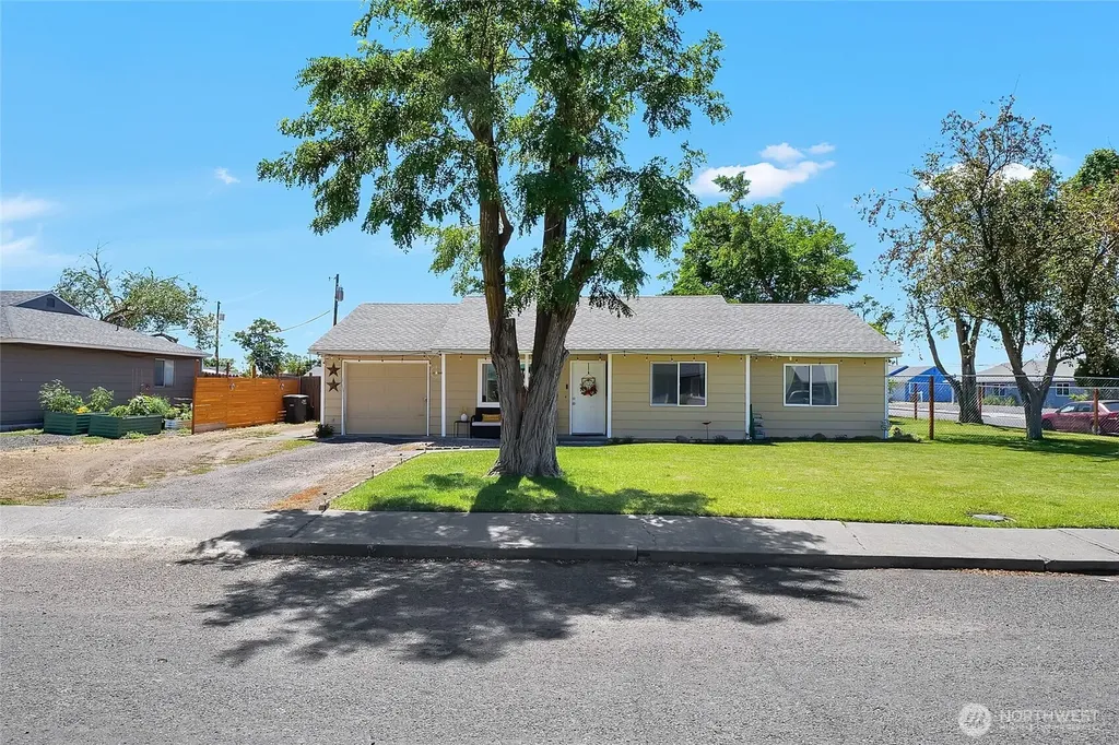 1232 Arlington Drive Moses Lake WA 98837