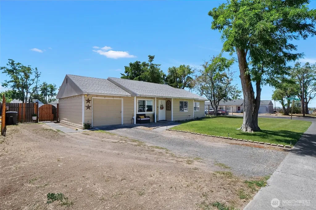 1232 Arlington Drive Moses Lake WA 98837