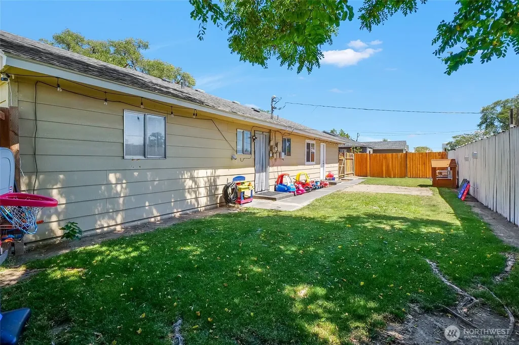 1232 Arlington Drive Moses Lake WA 98837