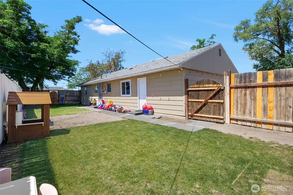 1232 Arlington Drive Moses Lake WA 98837
