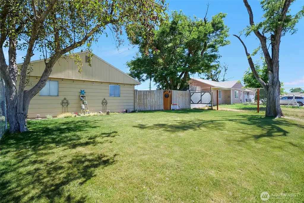 1232 Arlington Drive Moses Lake WA 98837
