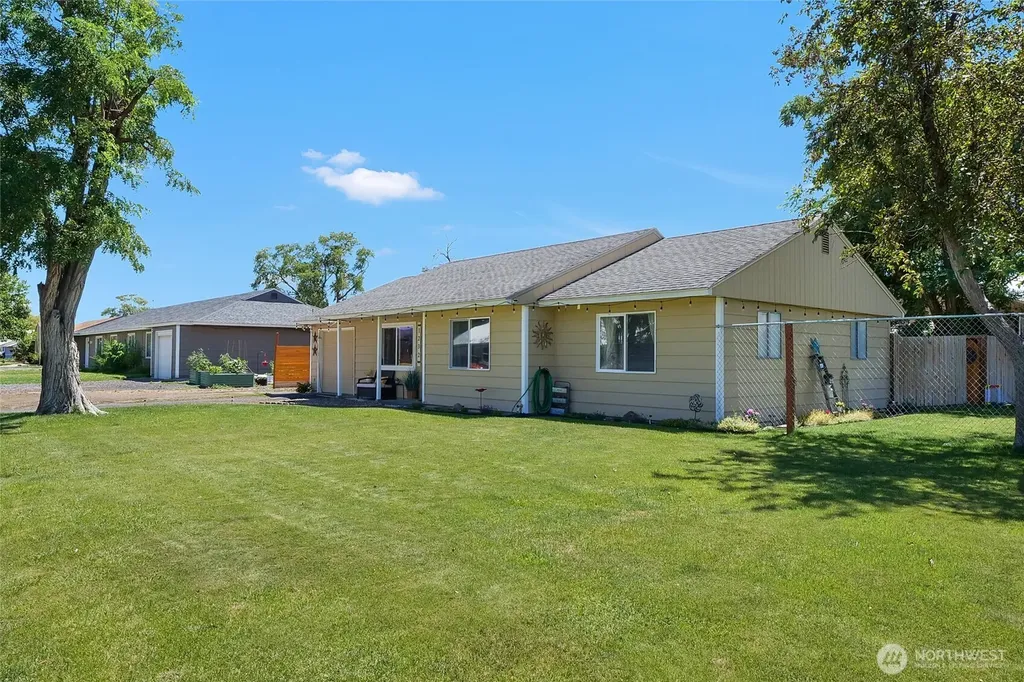 1232 Arlington Drive Moses Lake WA 98837