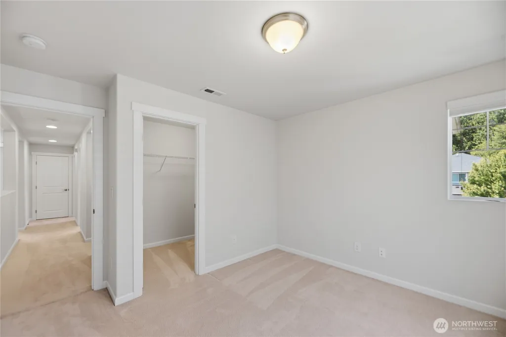 14019 63rd Avenue E Puyallup WA 98373