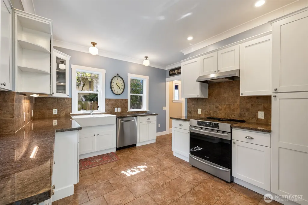 4704 N 39th Tacoma WA 98407