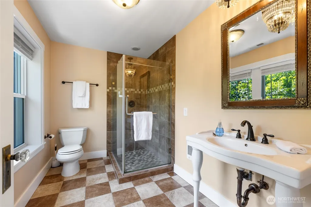 4704 N 39th Tacoma WA 98407