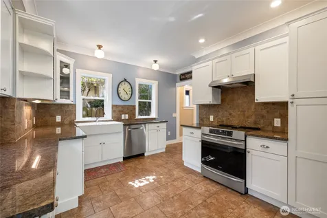 4704 N 39th Tacoma WA 98407