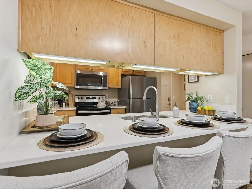 12345 Roosevelt Way NE Seattle WA 98125