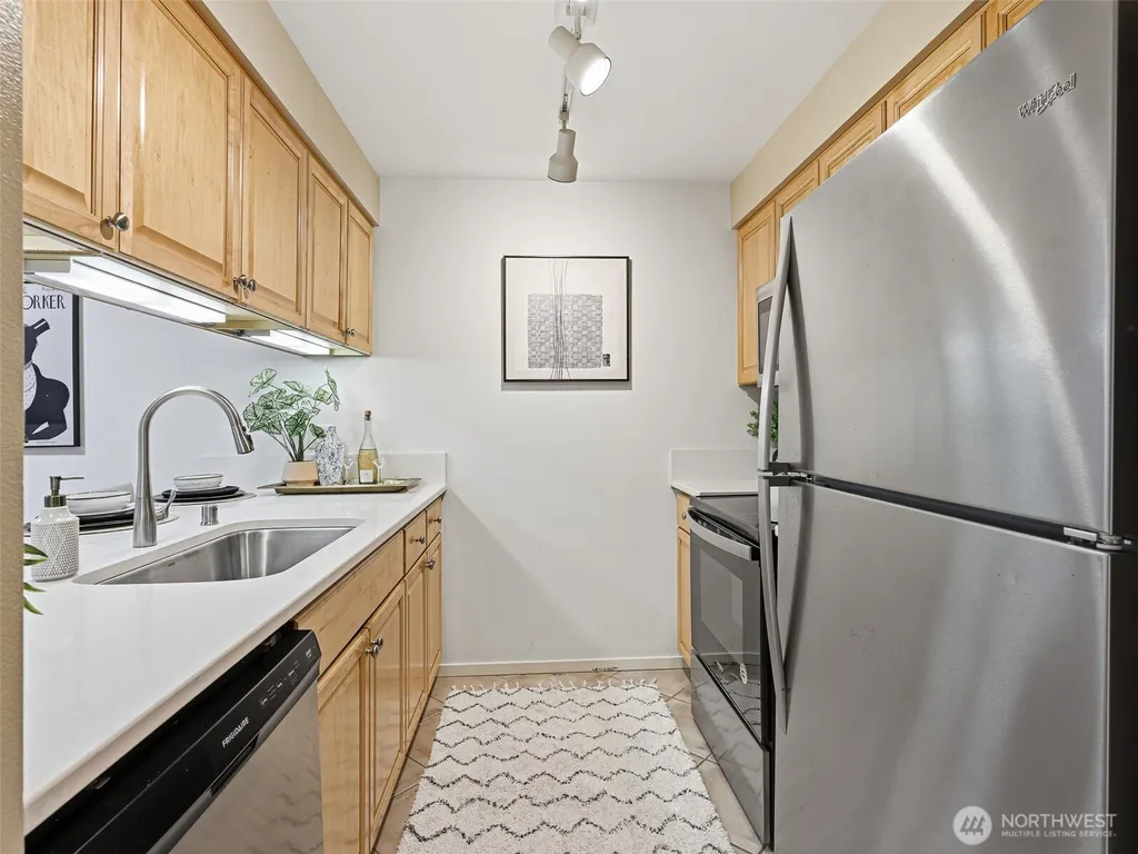 12345 Roosevelt Way NE Seattle WA 98125