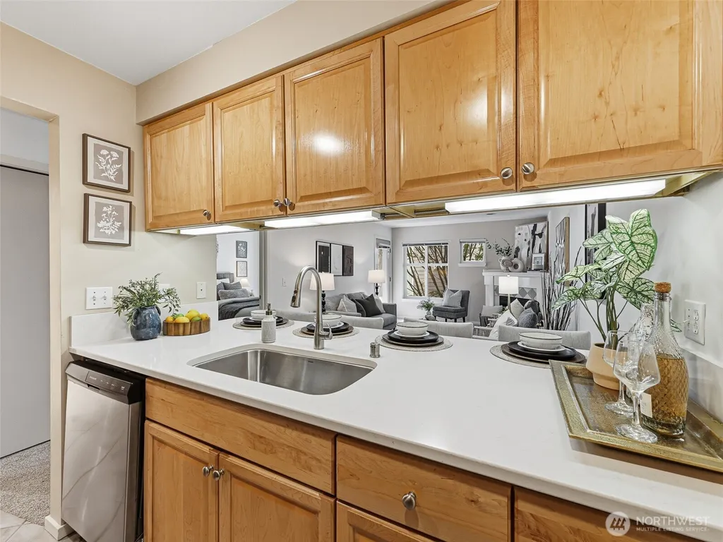 12345 Roosevelt Way NE Seattle WA 98125