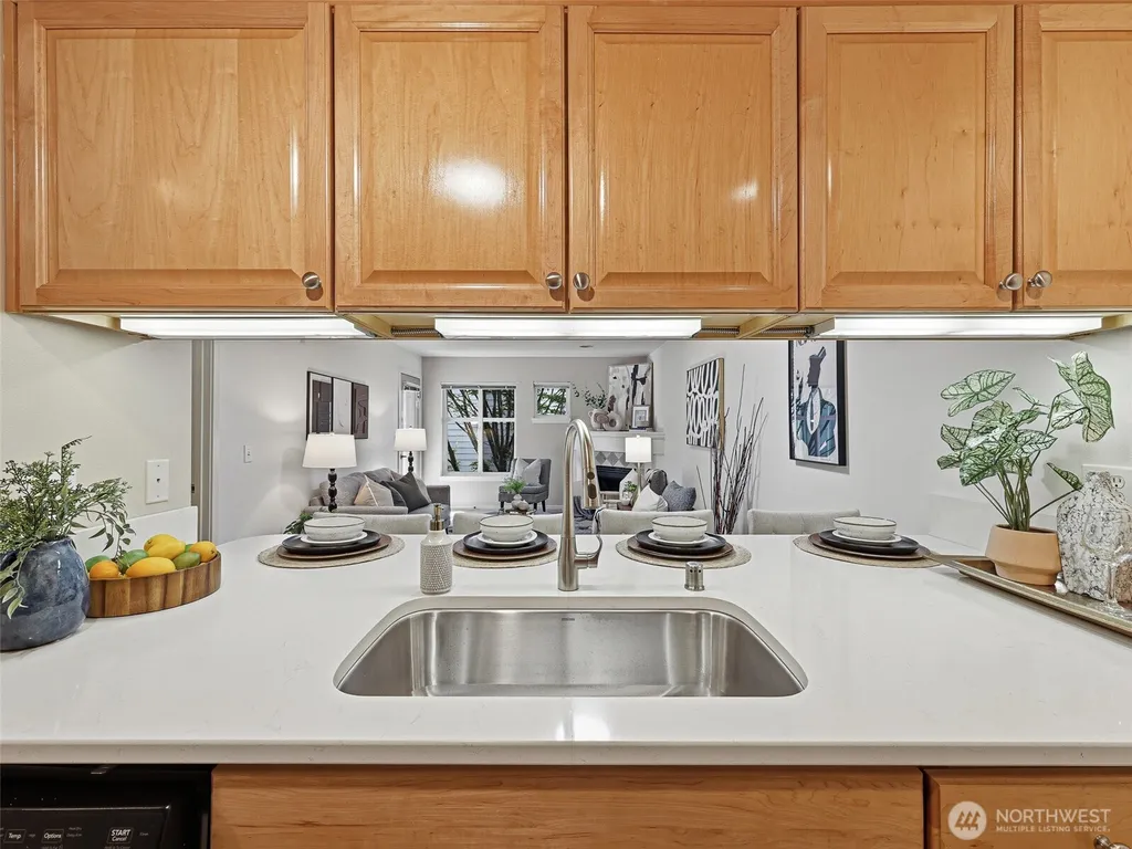 12345 Roosevelt Way NE Seattle WA 98125