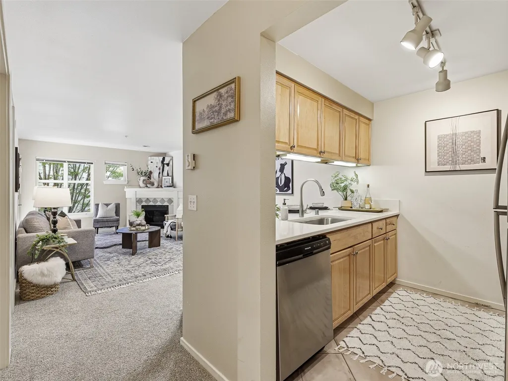 12345 Roosevelt Way NE Seattle WA 98125