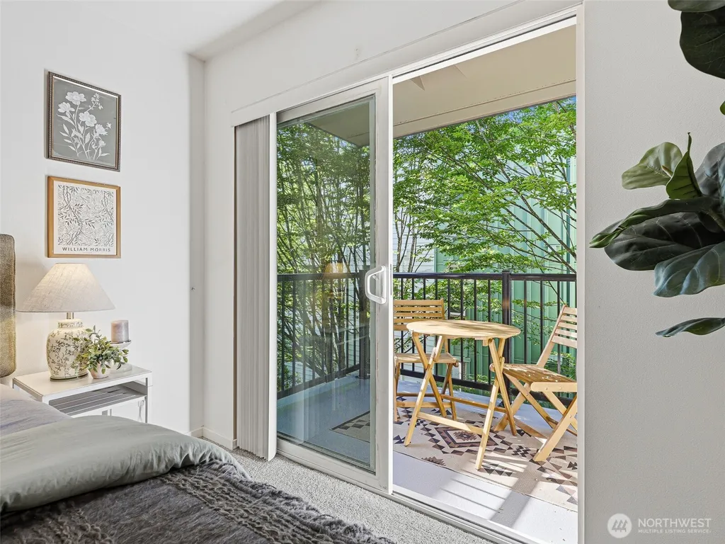 12345 Roosevelt Way NE Seattle WA 98125