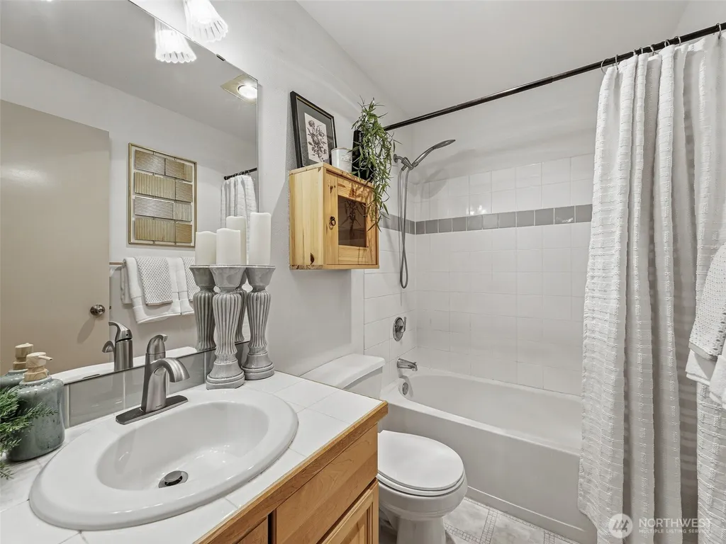 12345 Roosevelt Way NE Seattle WA 98125