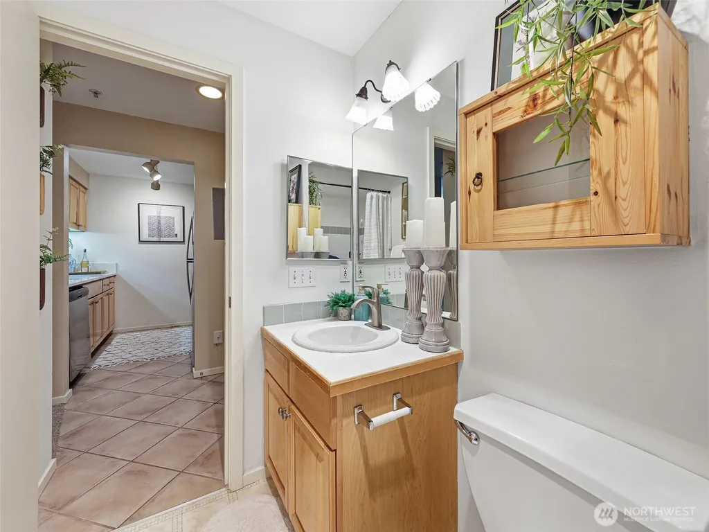 12345 Roosevelt Way NE Seattle WA 98125