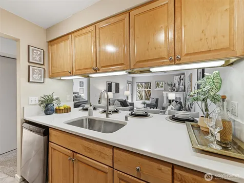 12345 Roosevelt Way NE Seattle WA 98125