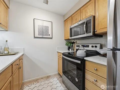 12345 Roosevelt Way NE Seattle WA 98125