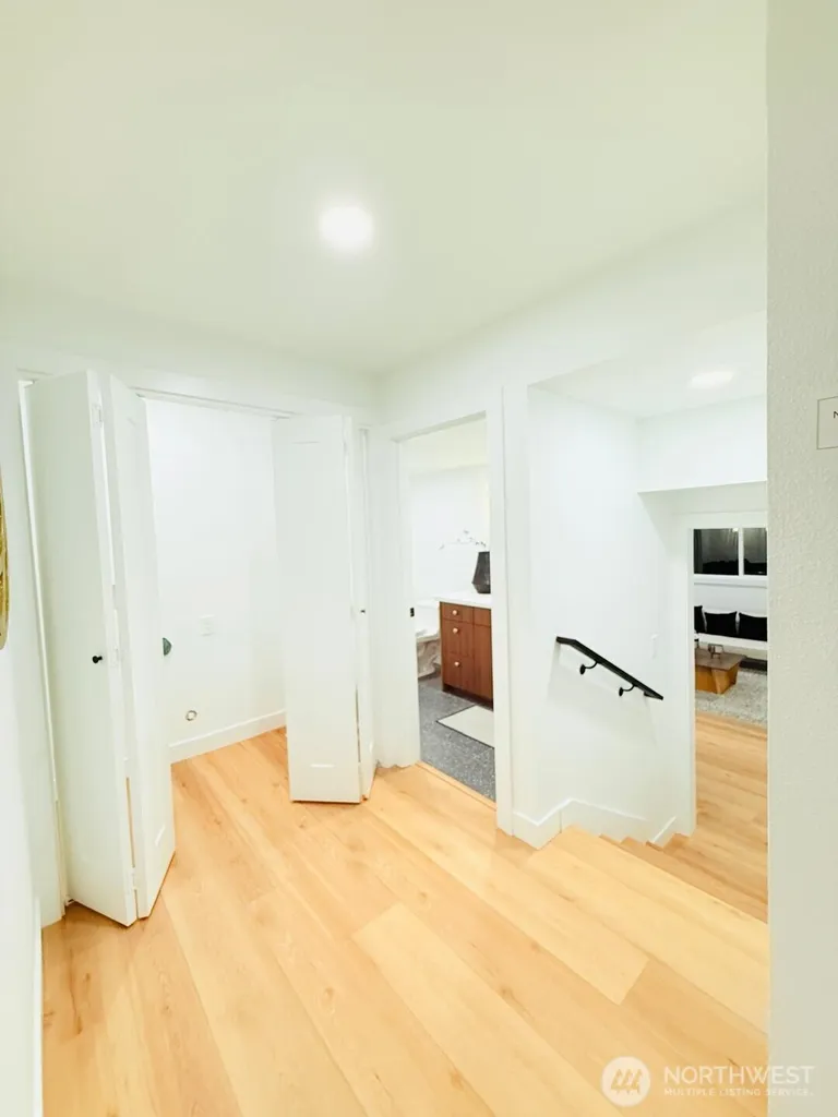 16142 SE 42 Place Bellevue WA 98006
