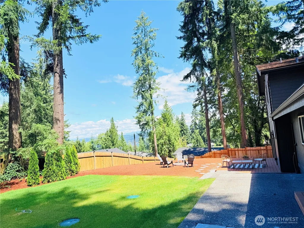 16142 SE 42 Place Bellevue WA 98006