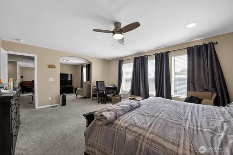 17728 93rd Avenue Puyallup WA 98375